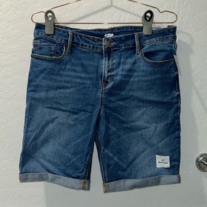 Old Navy 9in Bermuda shorts.